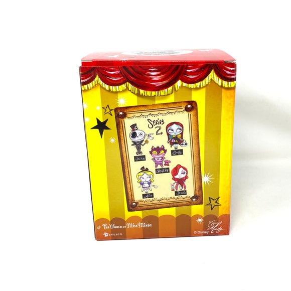 Disney Enesco Collection Alice Miss Mindy Show Case Vinyl Figure 6001674BM - Picture 5 of 7